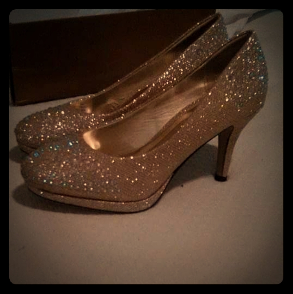 Sparkly pumps